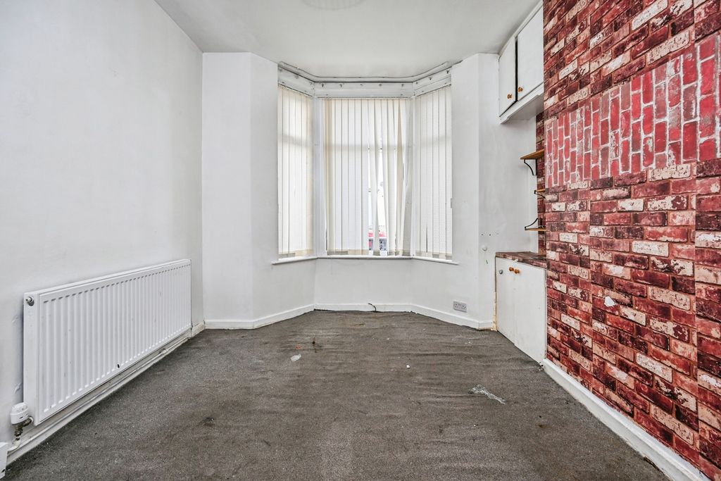 Property photo 3 of 12 Pbox-Img.Jpg