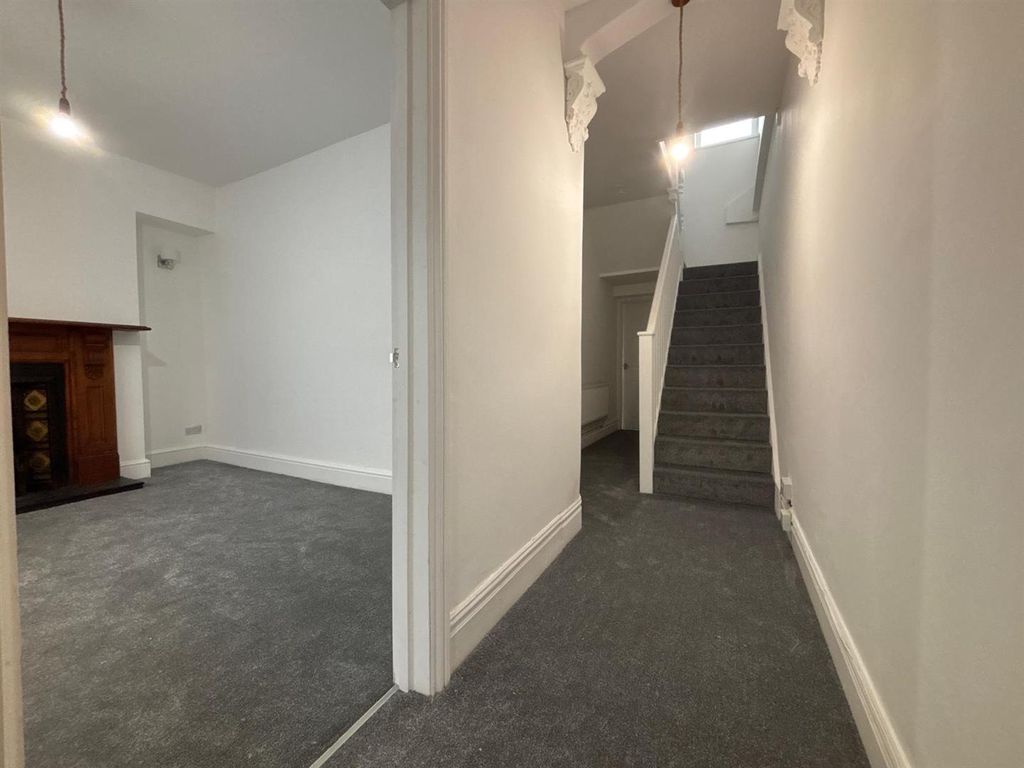 Property photo 2 of 21 Img-20251112-Wa0101.Jpg