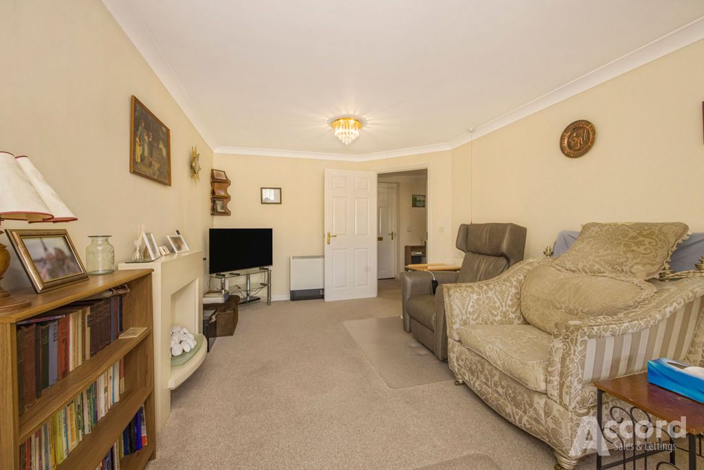 Property photo 3 of 11