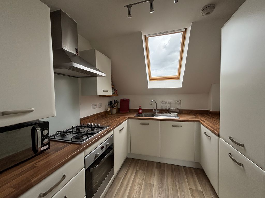 Property photo 2 of 6 Kitchen