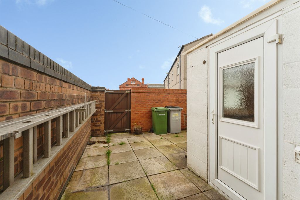 Property photo 2 of 20
