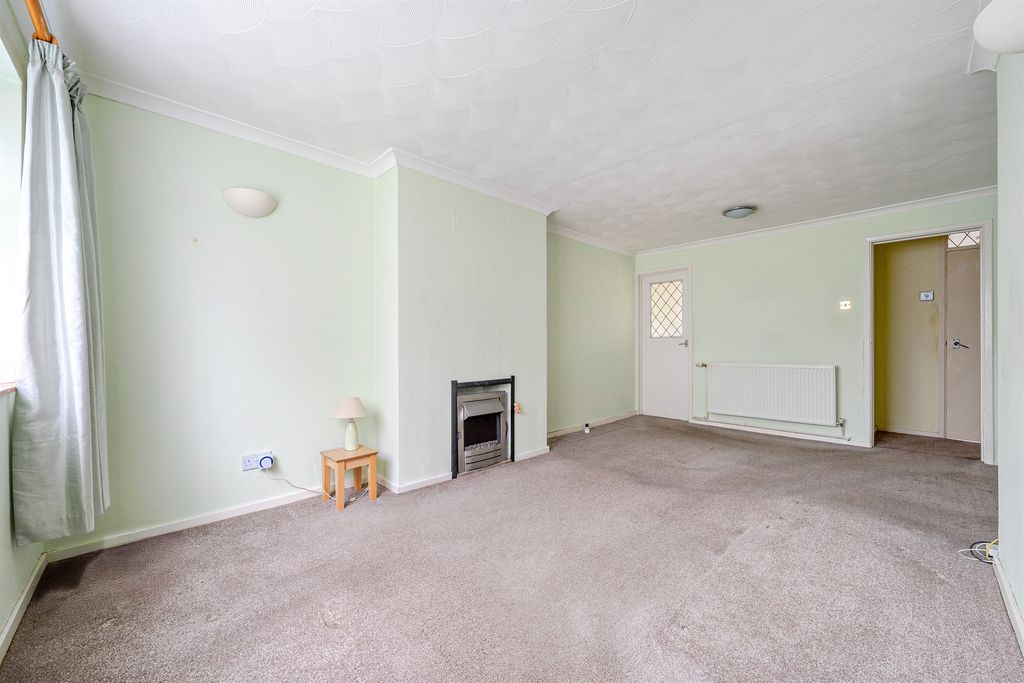 Property photo 3 of 12