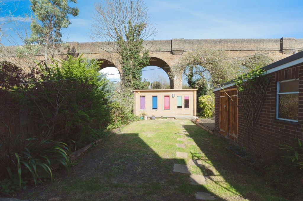 Property photo 3 of 16 Photo