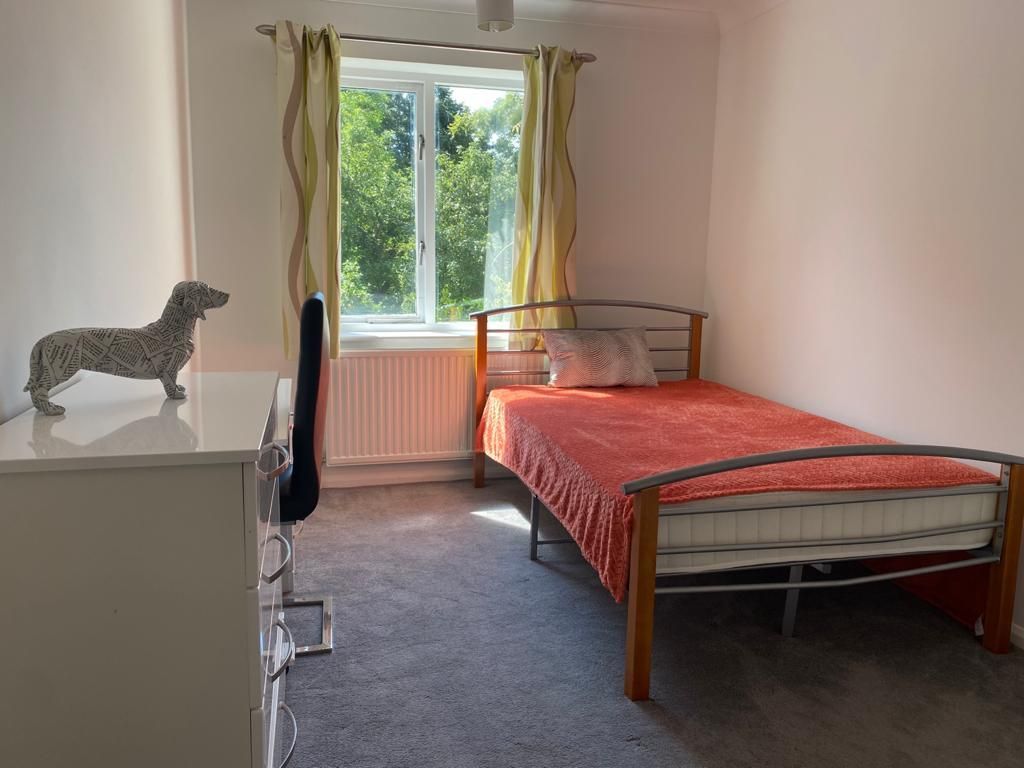 Property photo 2 of 16 Bedroom