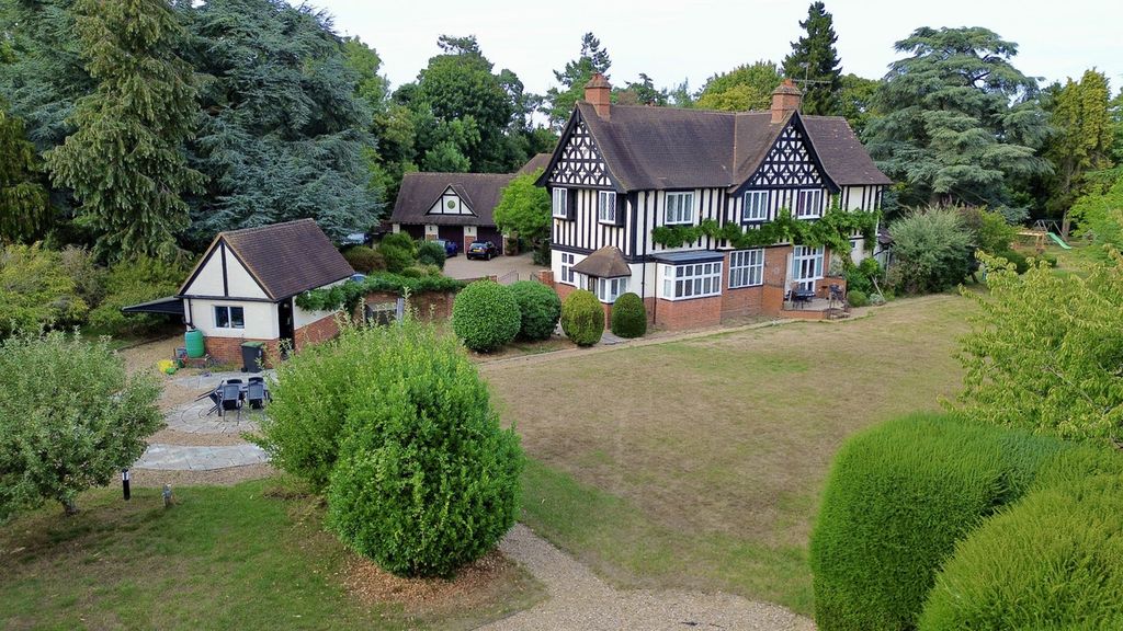 Property photo 2 of 25