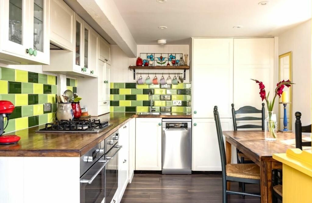 Property photo 3 of 4 Kitchen.Jpg