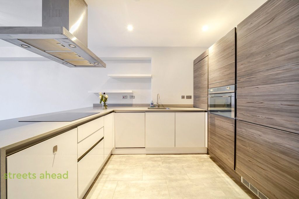 Property photo 3 of 20 Picture No. 04