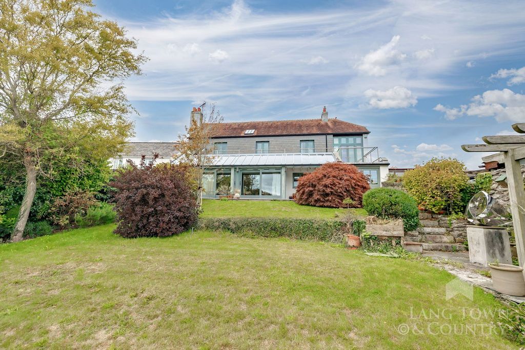 Property photo 3 of 37