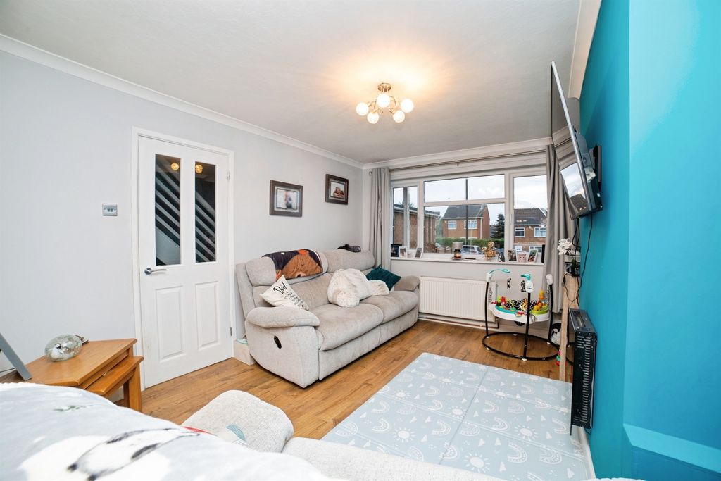 Property photo 3 of 17