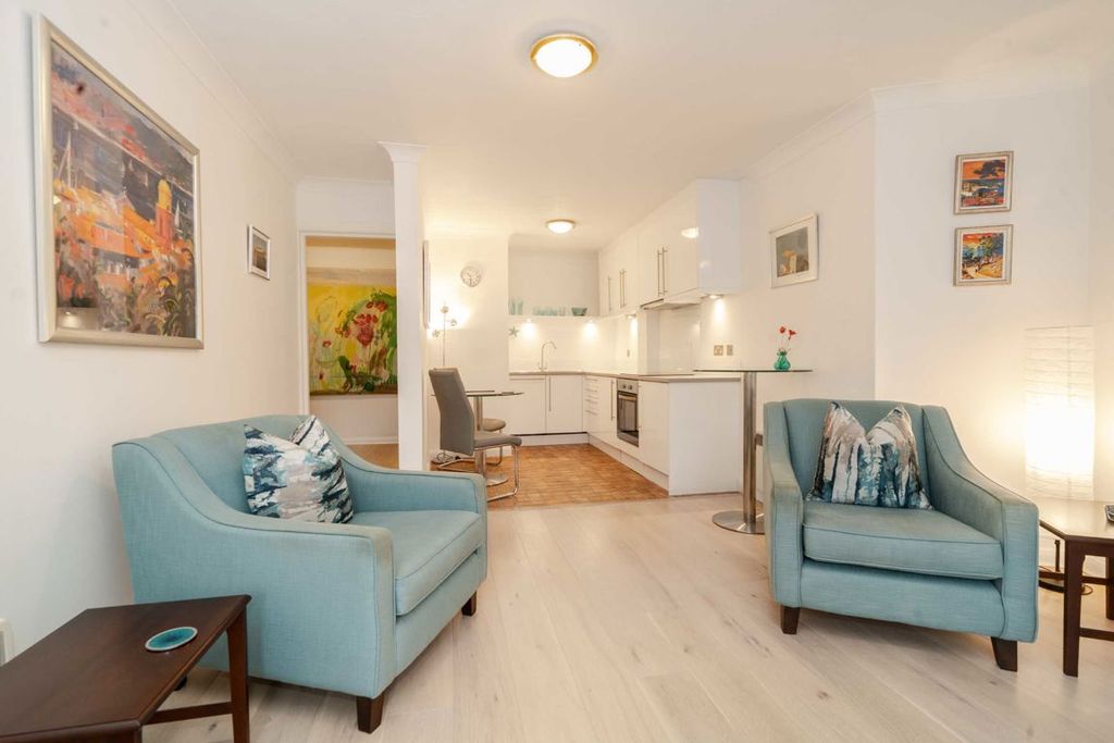 Property photo 3 of 6