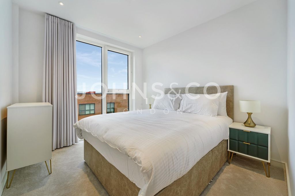 Property photo 3 of 25