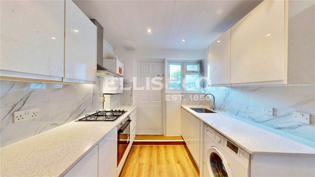 Property photo 1 of 18 Picture No. 08