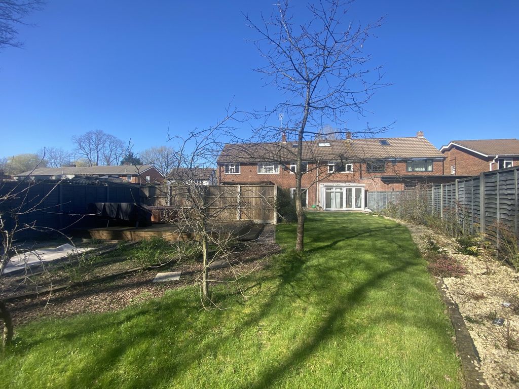 Property photo 1 of 11 Photo 3