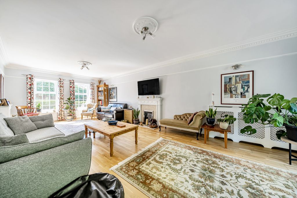 Property photo 2 of 26 1318021-11-6862Ba...