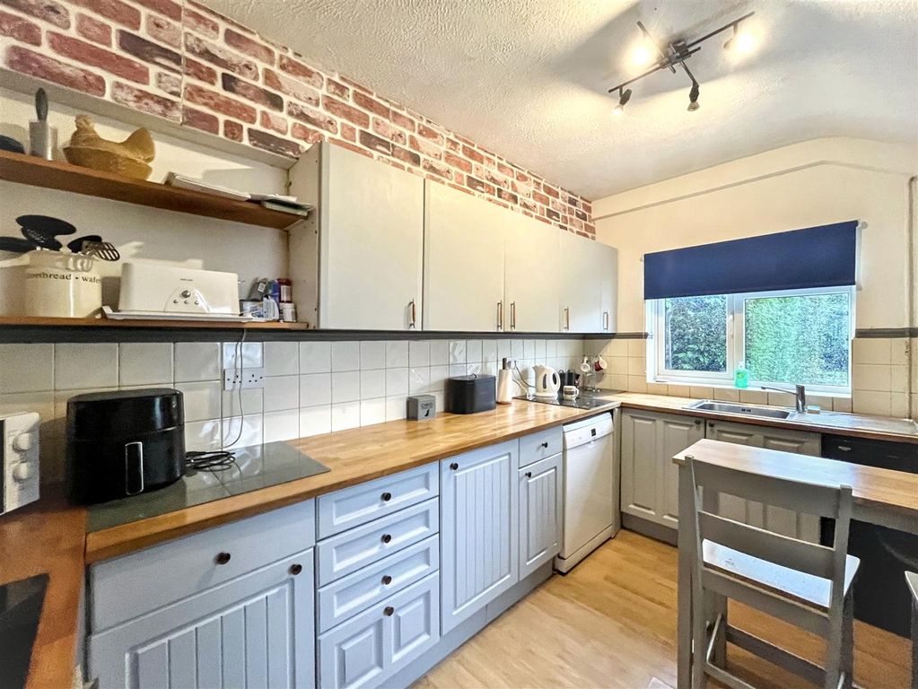 Property photo 3 of 10 Img_2118.Jpg