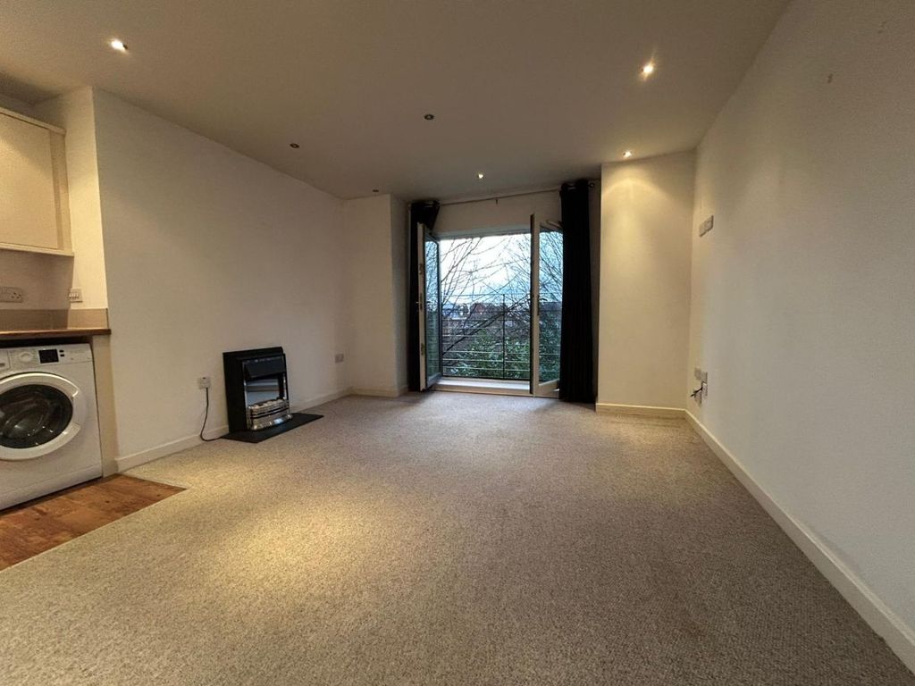 Property photo 2 of 8