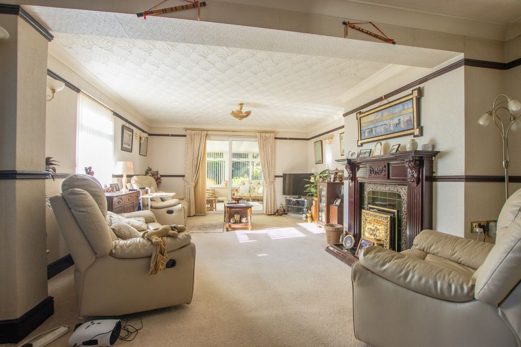 Property photo 3 of 15 4225057