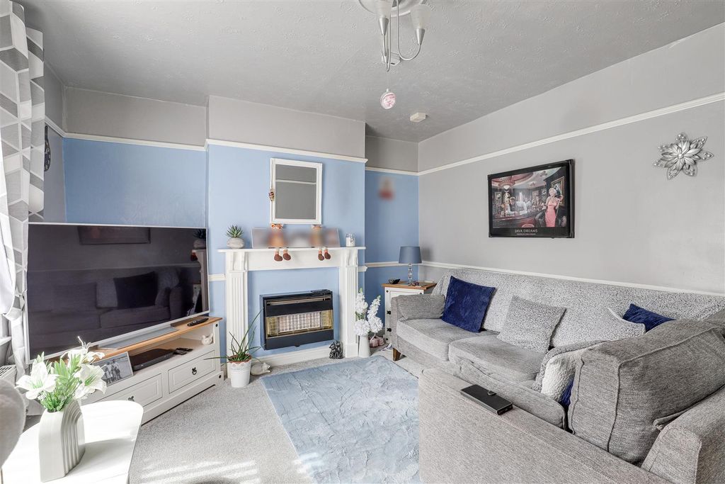 Property photo 3 of 12 4050.Jpg