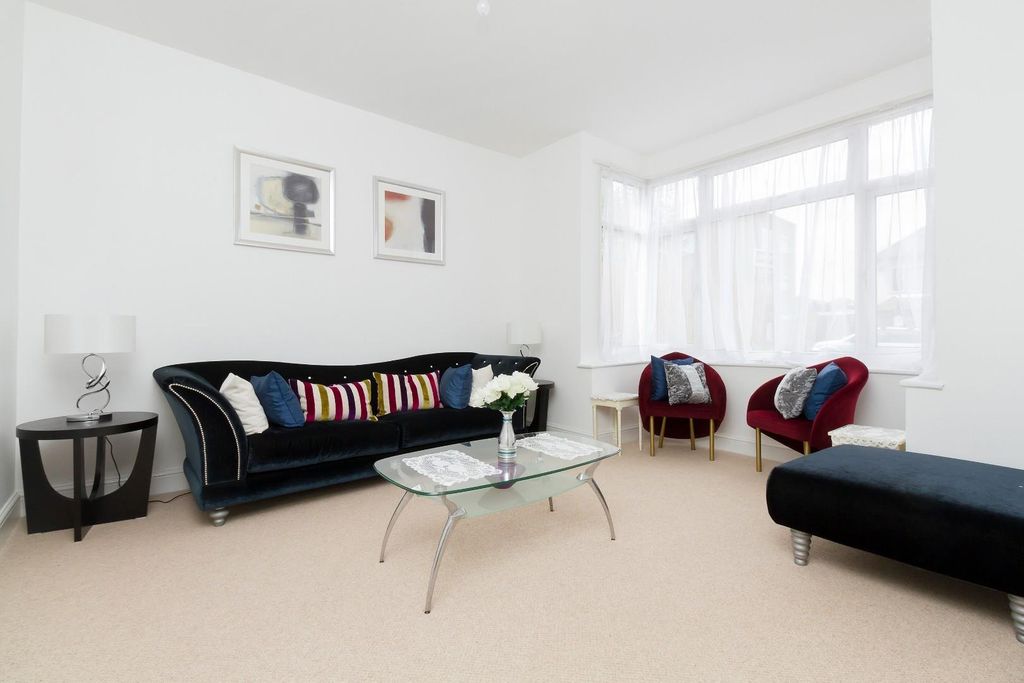 Property photo 2 of 11 Img_4985.Jpg