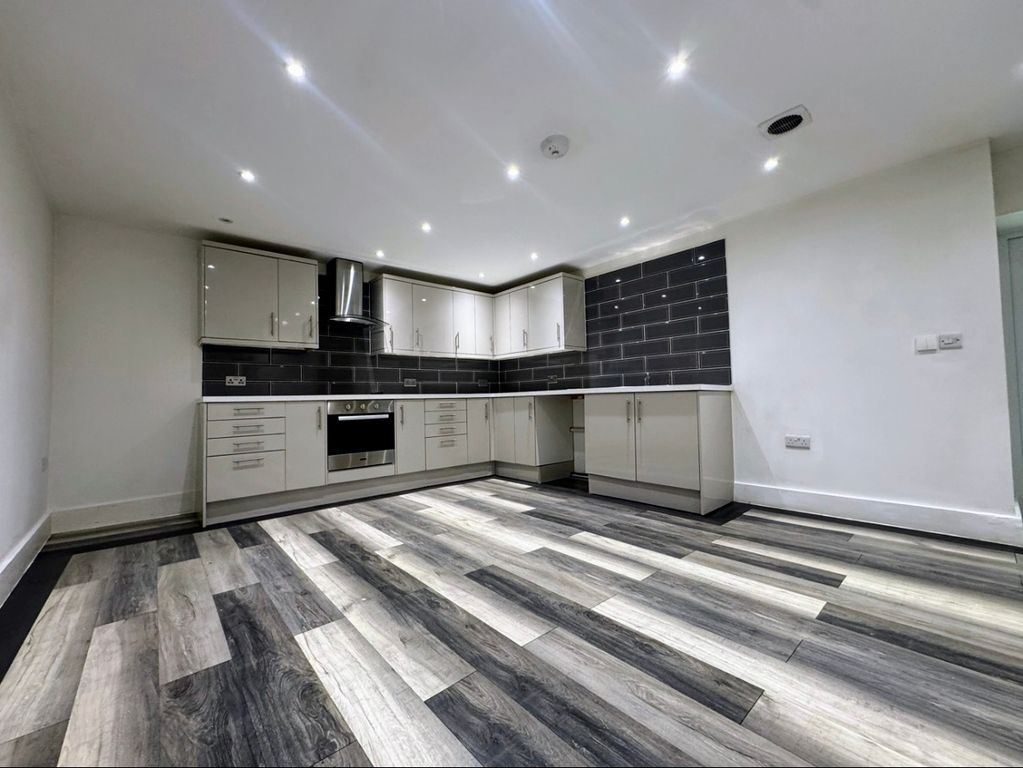 Property photo 2 of 8 Image