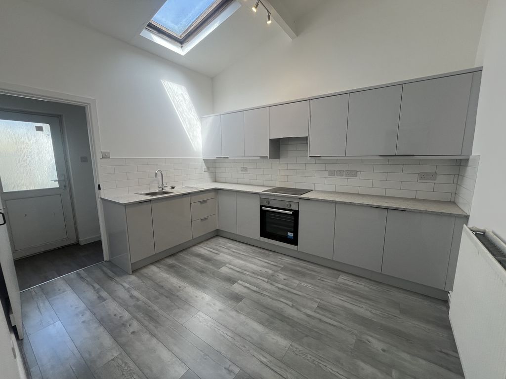 Property photo 2 of 9 Img_0457