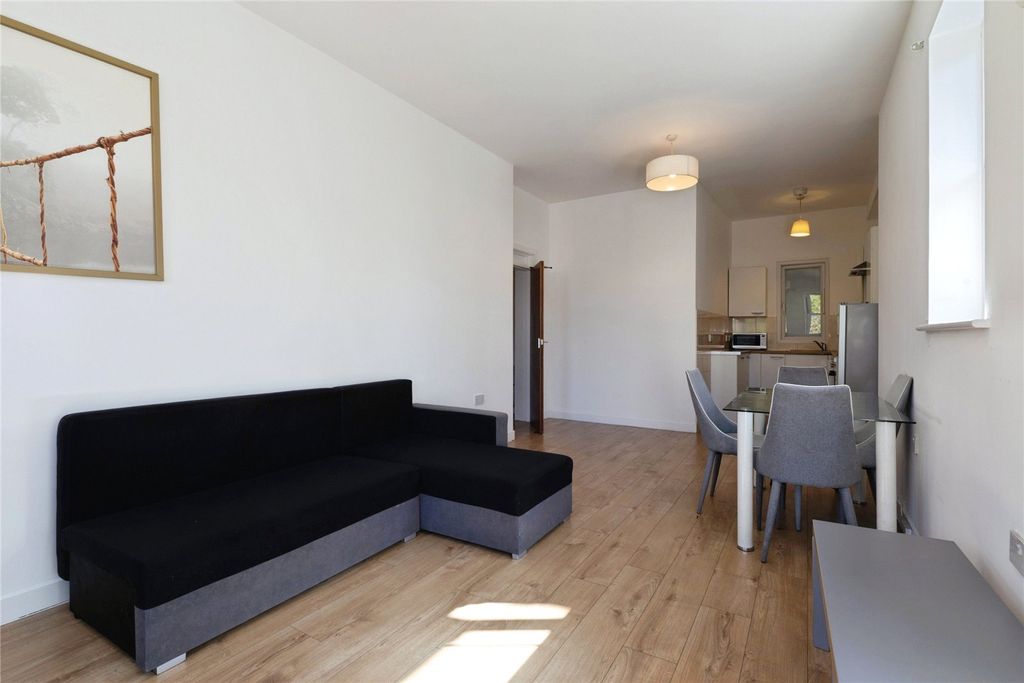 Property photo 3 of 15 Picture No. 12