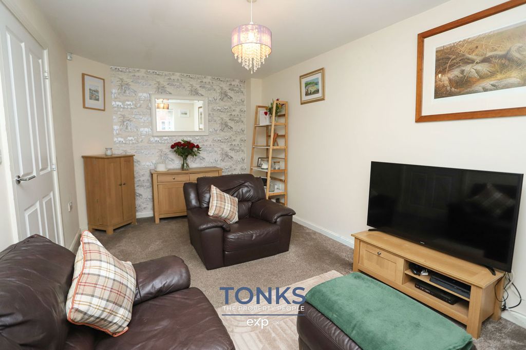 Property photo 3 of 21