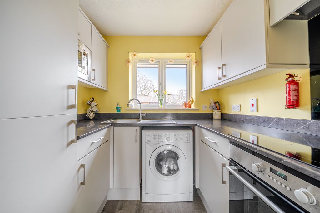 Property photo 2 of 12