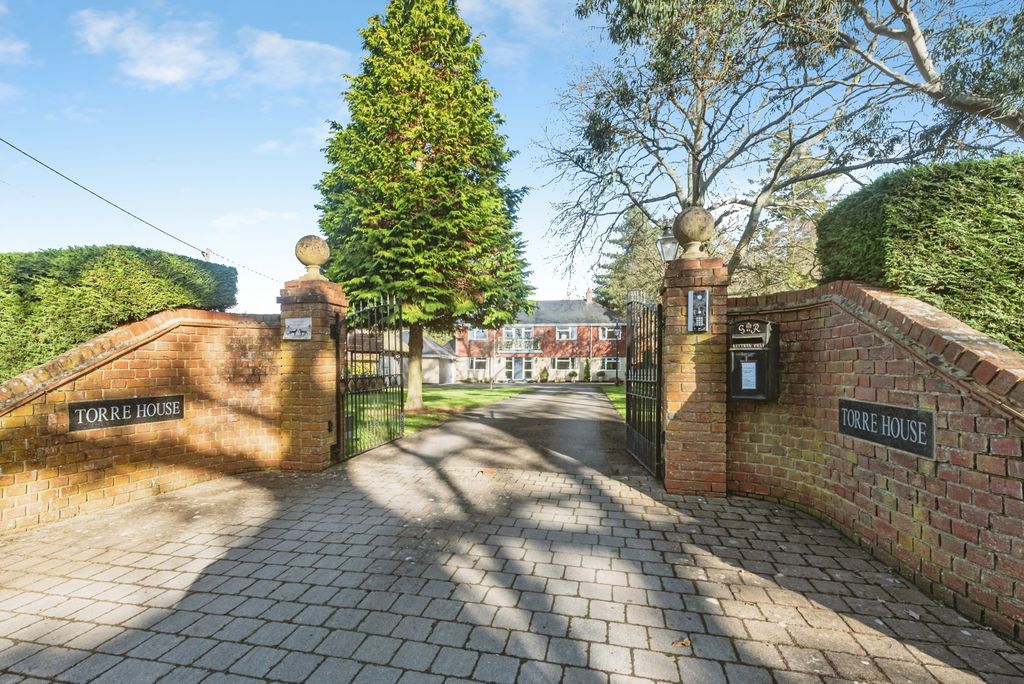 Property photo 2 of 54 Pbox-Img.Jpg