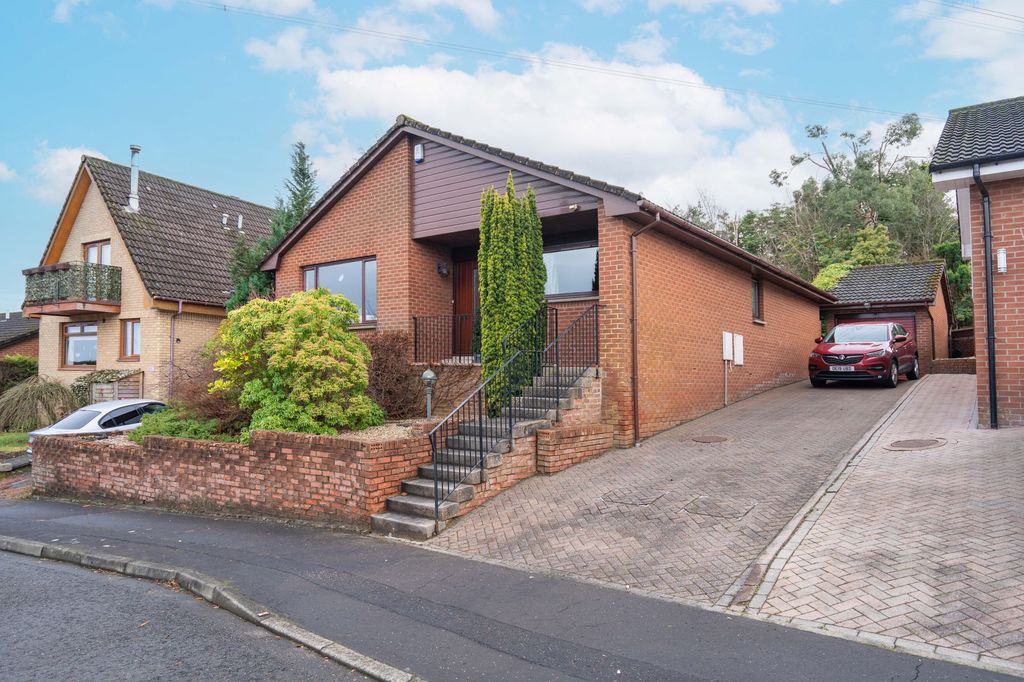 Property photo 1 of 30