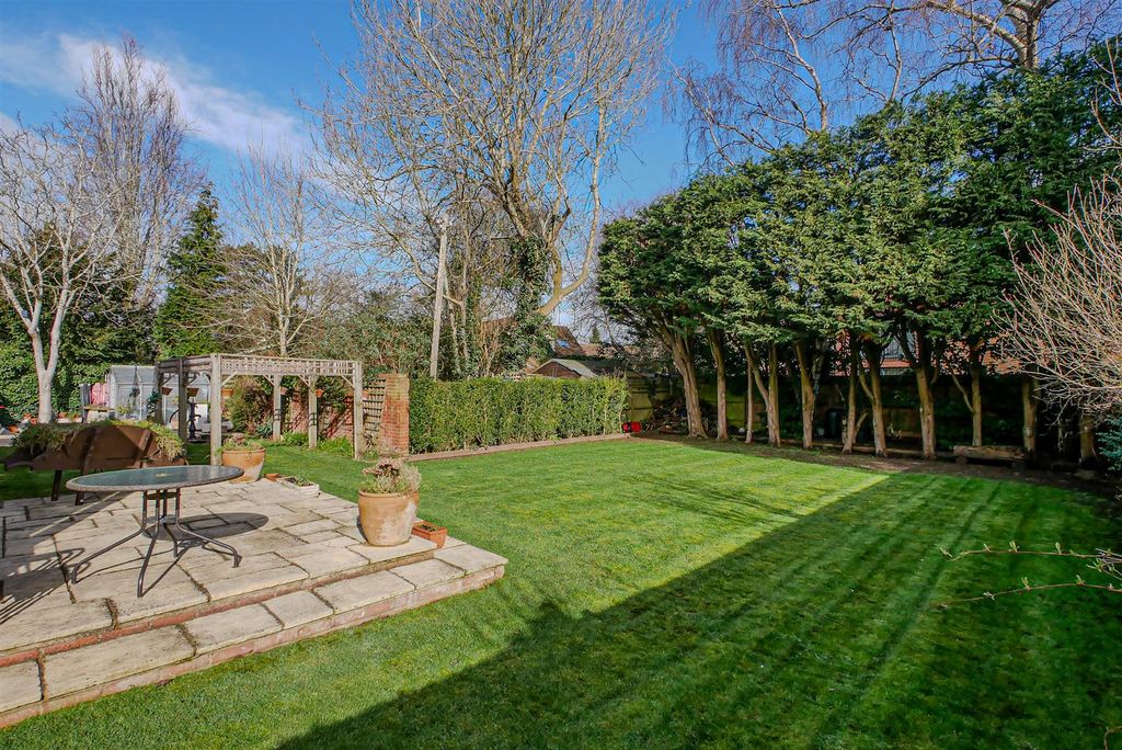 Property photo 2 of 26 Rear Garden