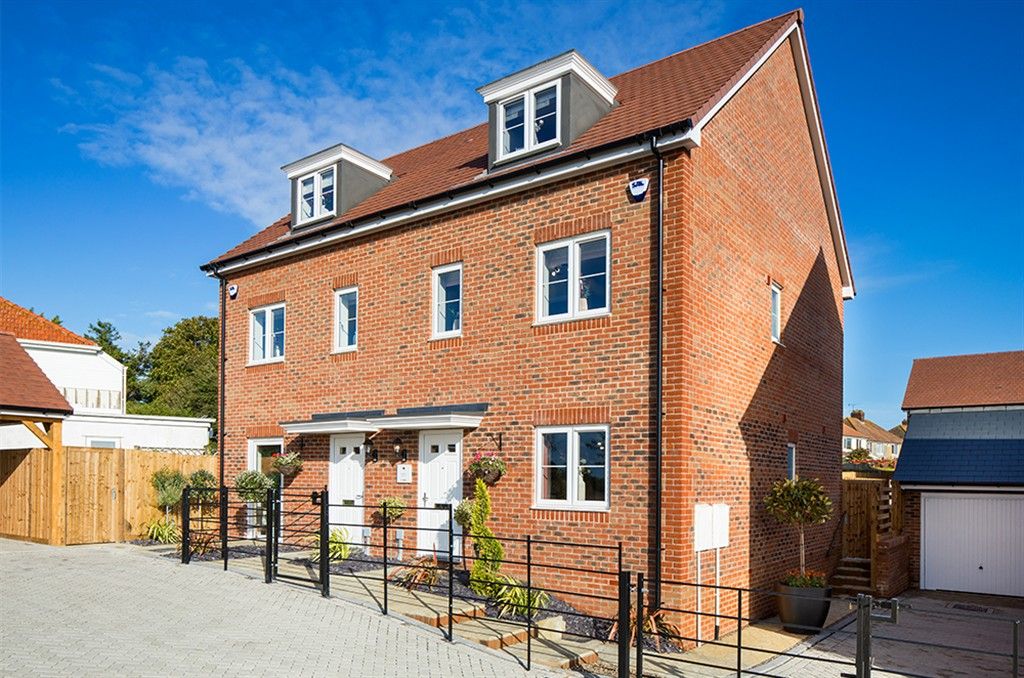 Property photo 1 of 9 Front