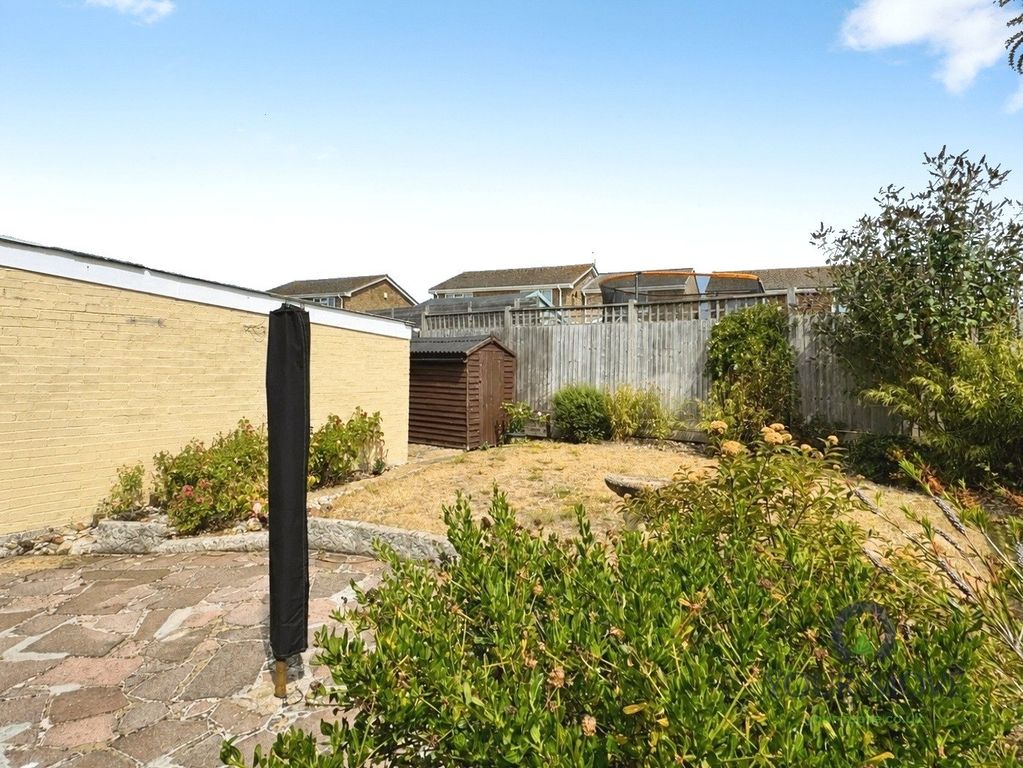 Property photo 2 of 11 Garden