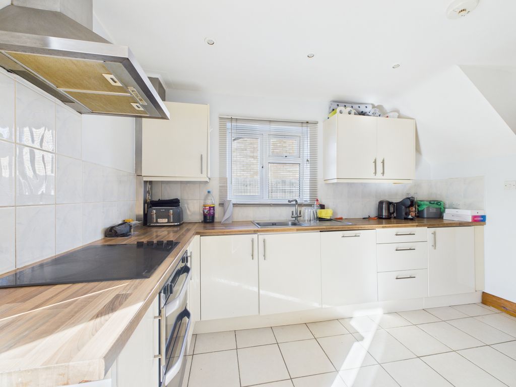 Property photo 3 of 13 Kitchen 2