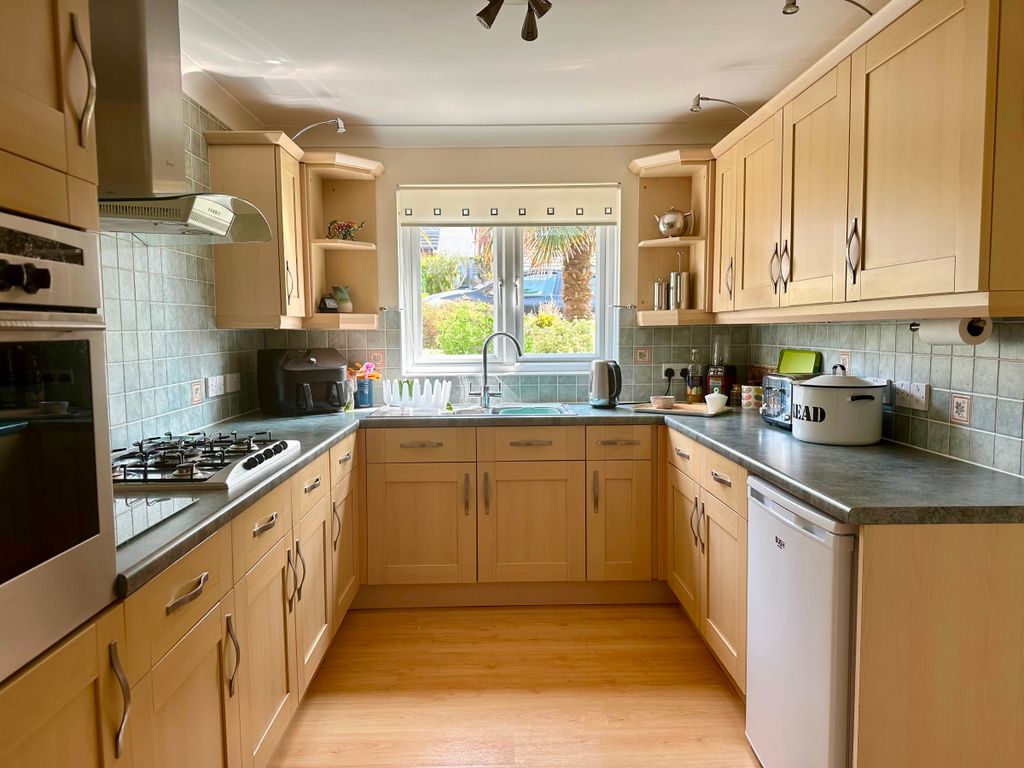 Property photo 3 of 35