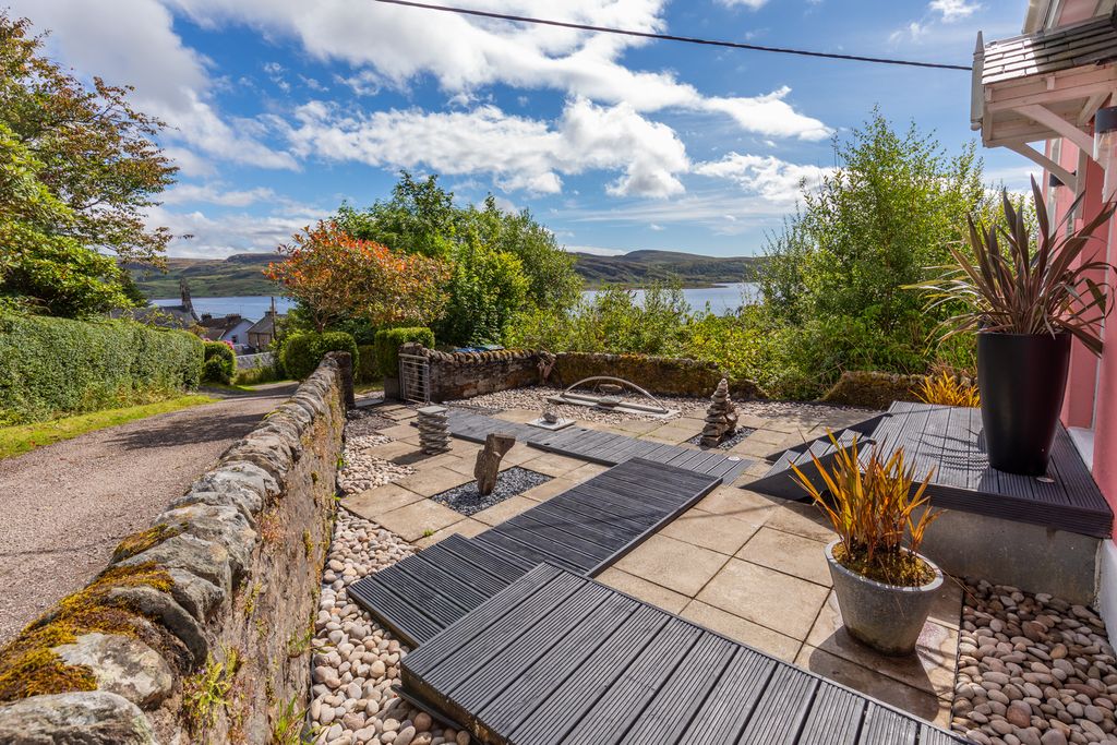 Property photo 3 of 20