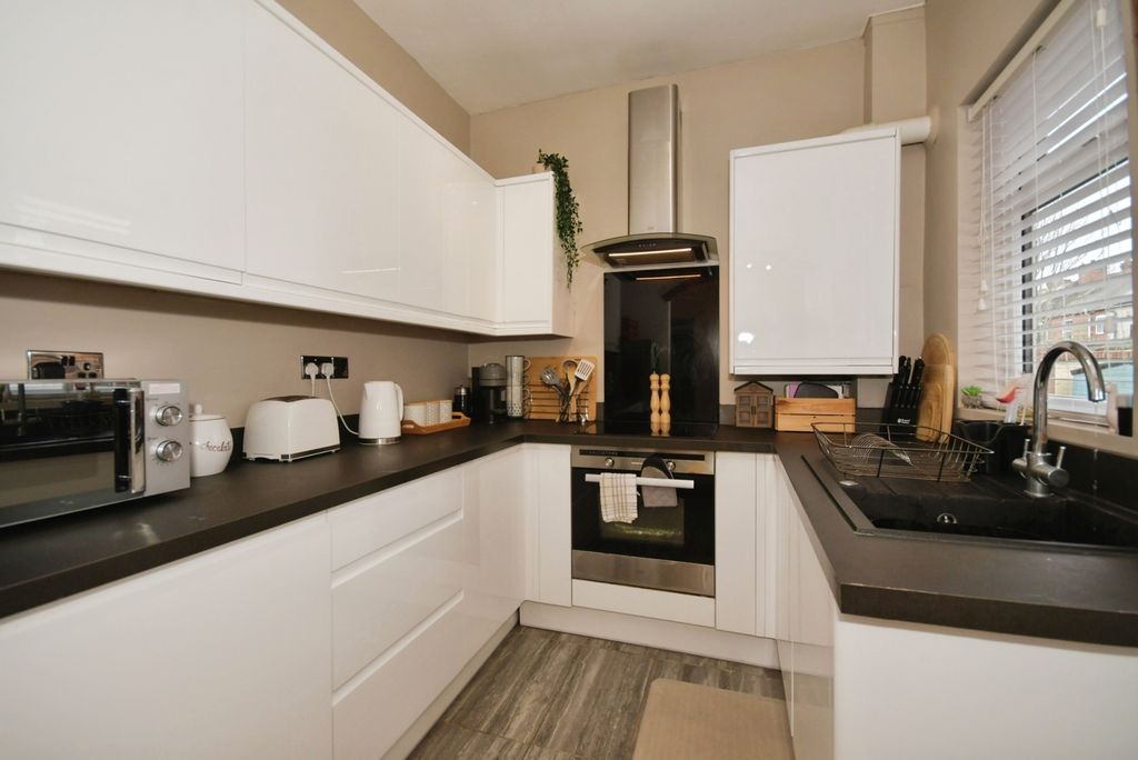 Property photo 2 of 17 Pbox-Img.Jpg