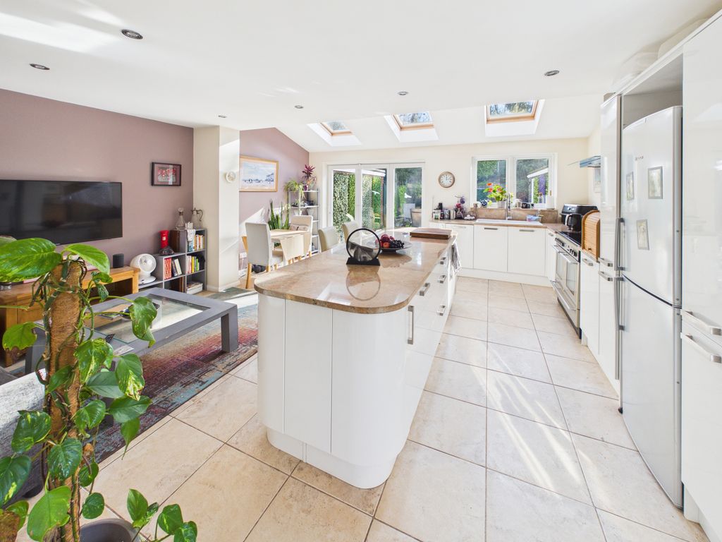 Property photo 2 of 11 Gallery