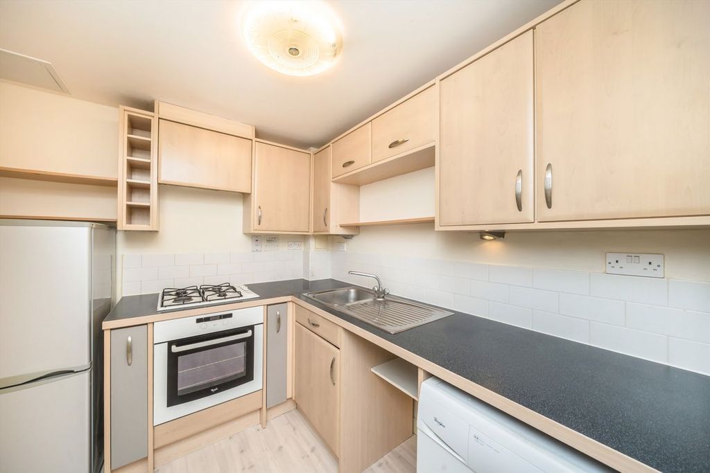 Property photo 2 of 5