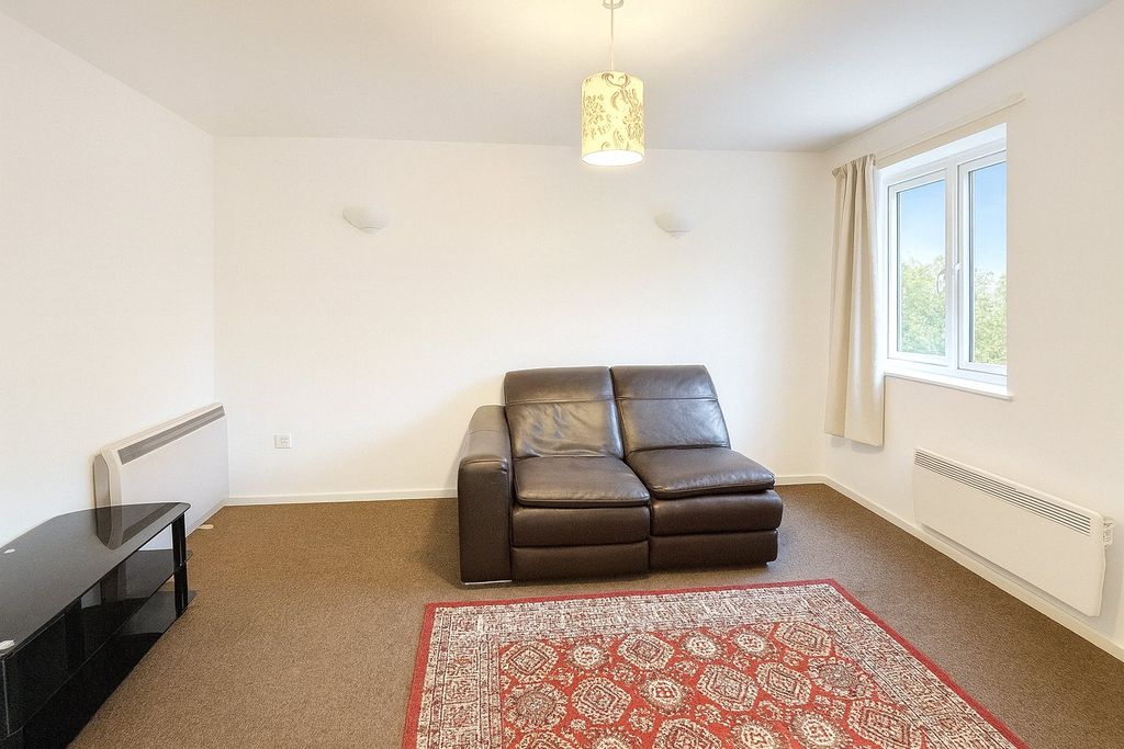 Property photo 2 of 6 Lounge