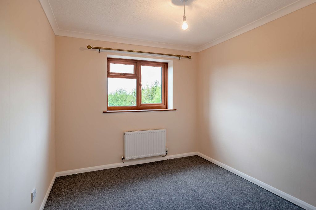 Property photo 3 of 28