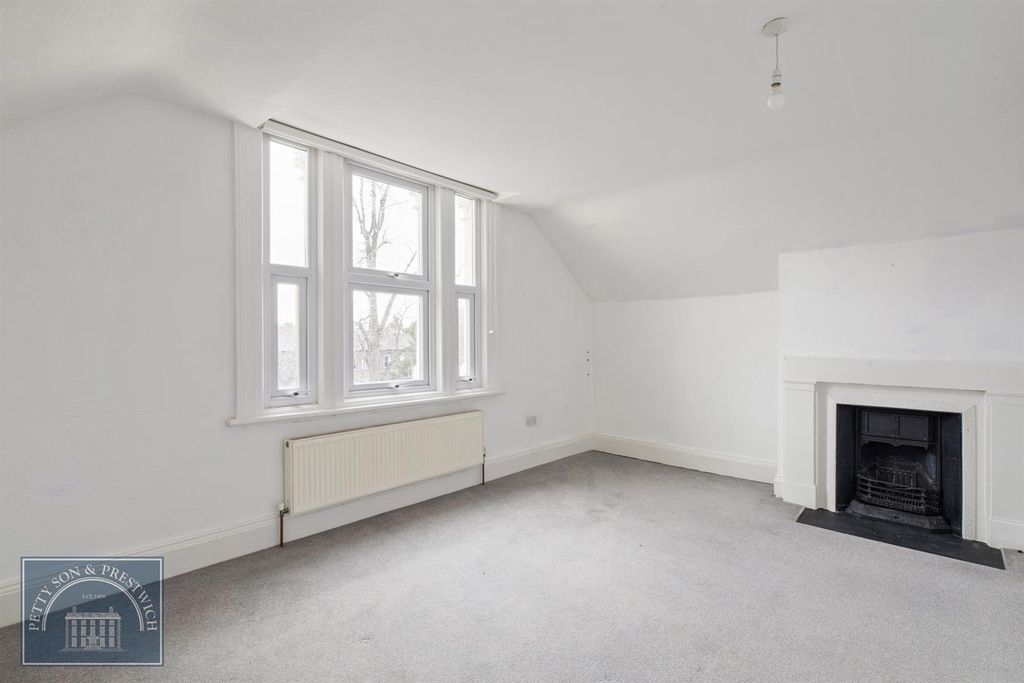 Property photo 1 of 7 High Street_010.Jpg