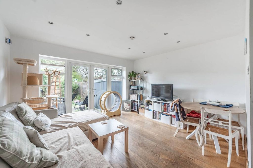 Property photo 1 of 9