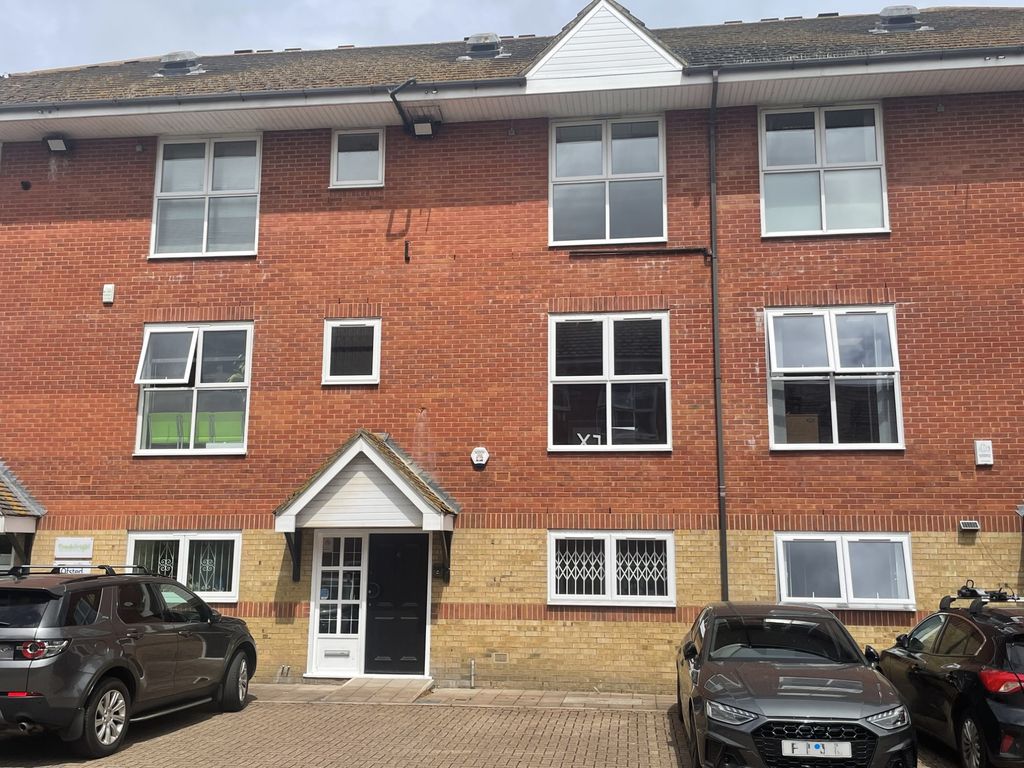 Property photo 1 of 6