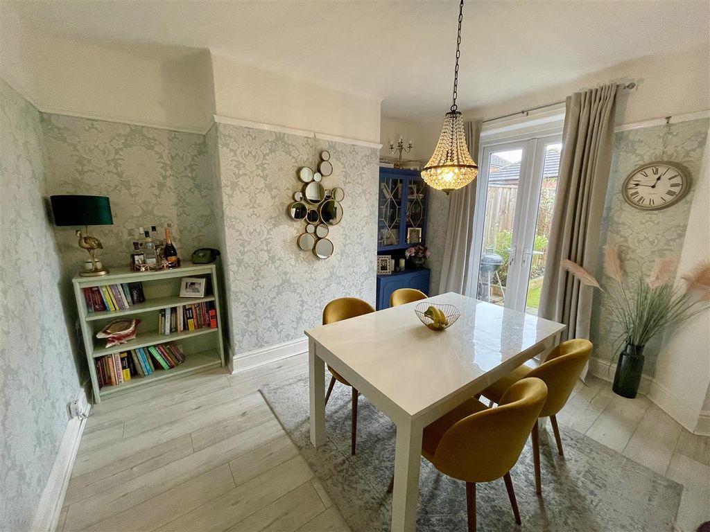 Property photo 3 of 12 Dining Room