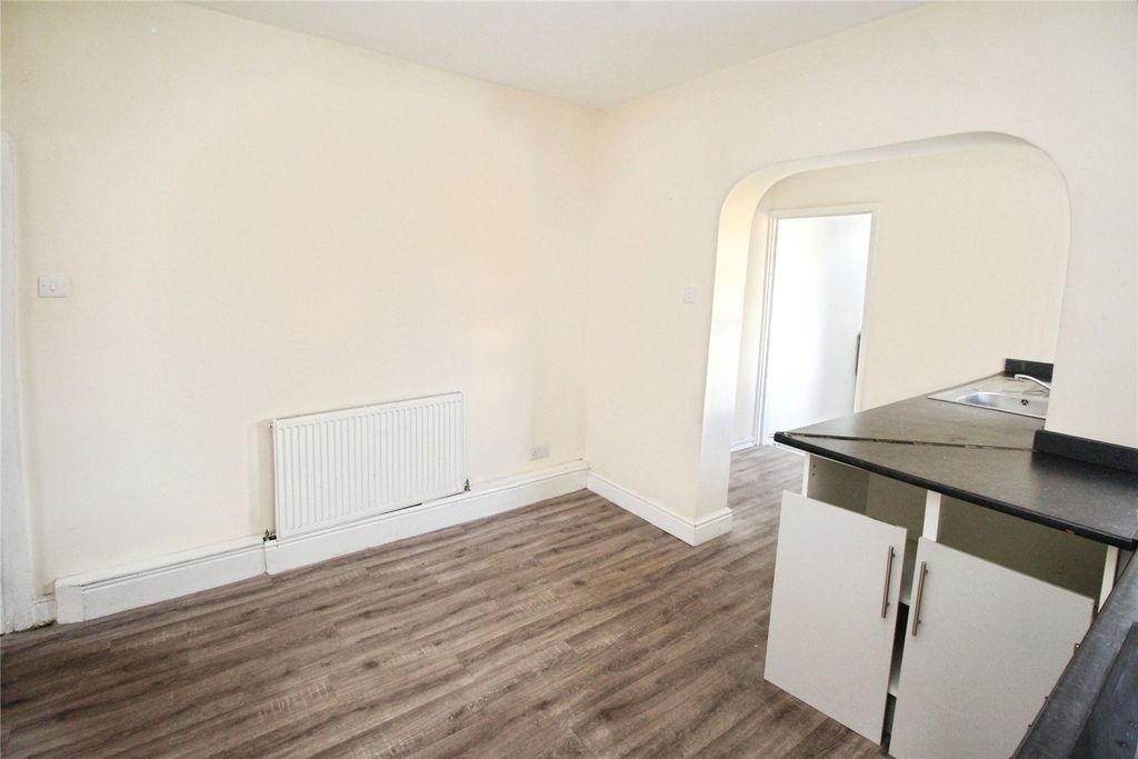 Property photo 3 of 11 Picture No. 06