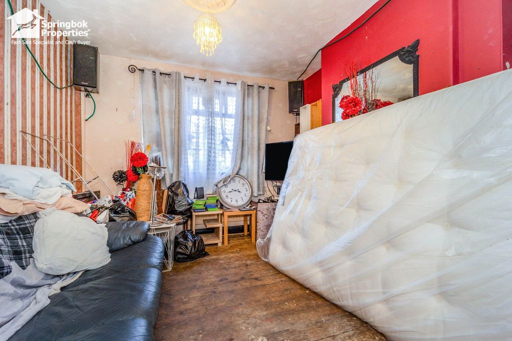 Property photo 2 of 11 1