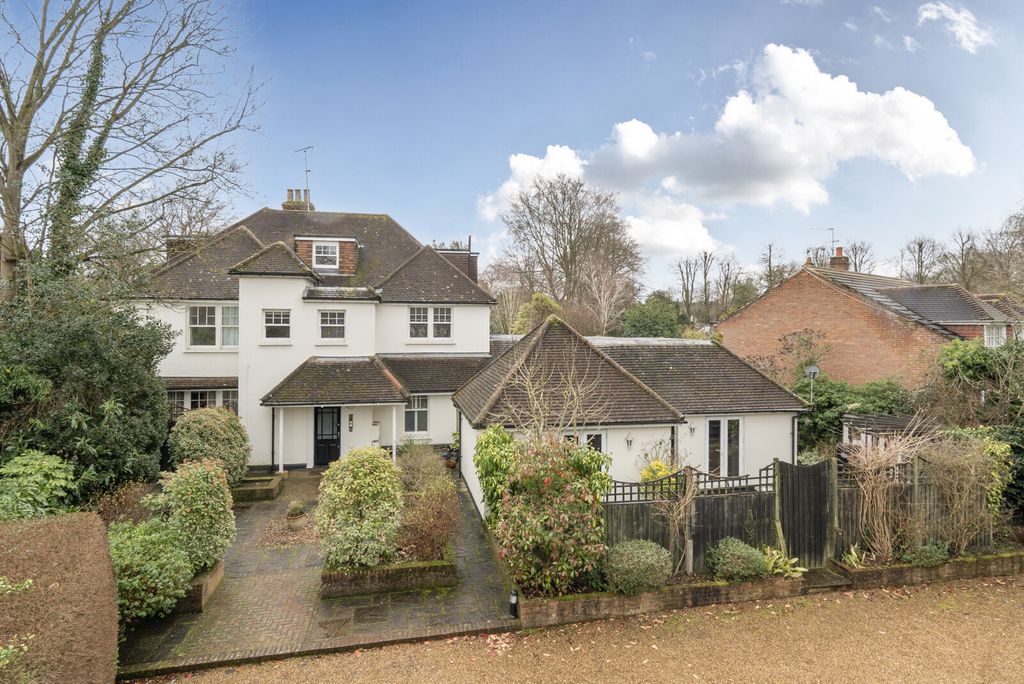 Property photo 1 of 15 1418861-1-69A1899...