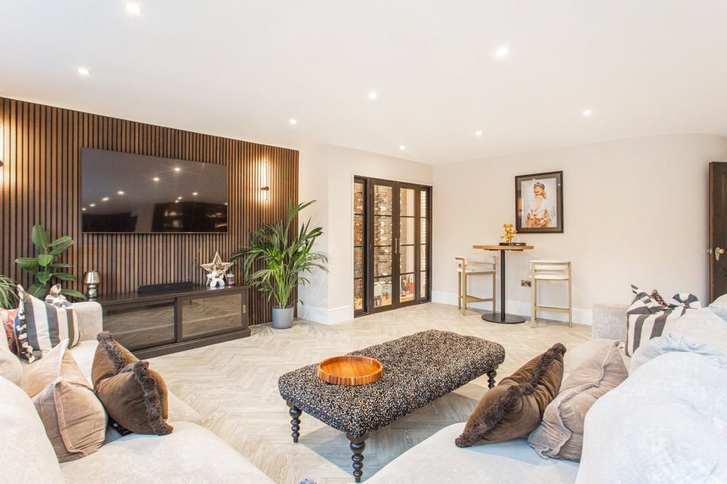 Property photo 2 of 57 Picture 2