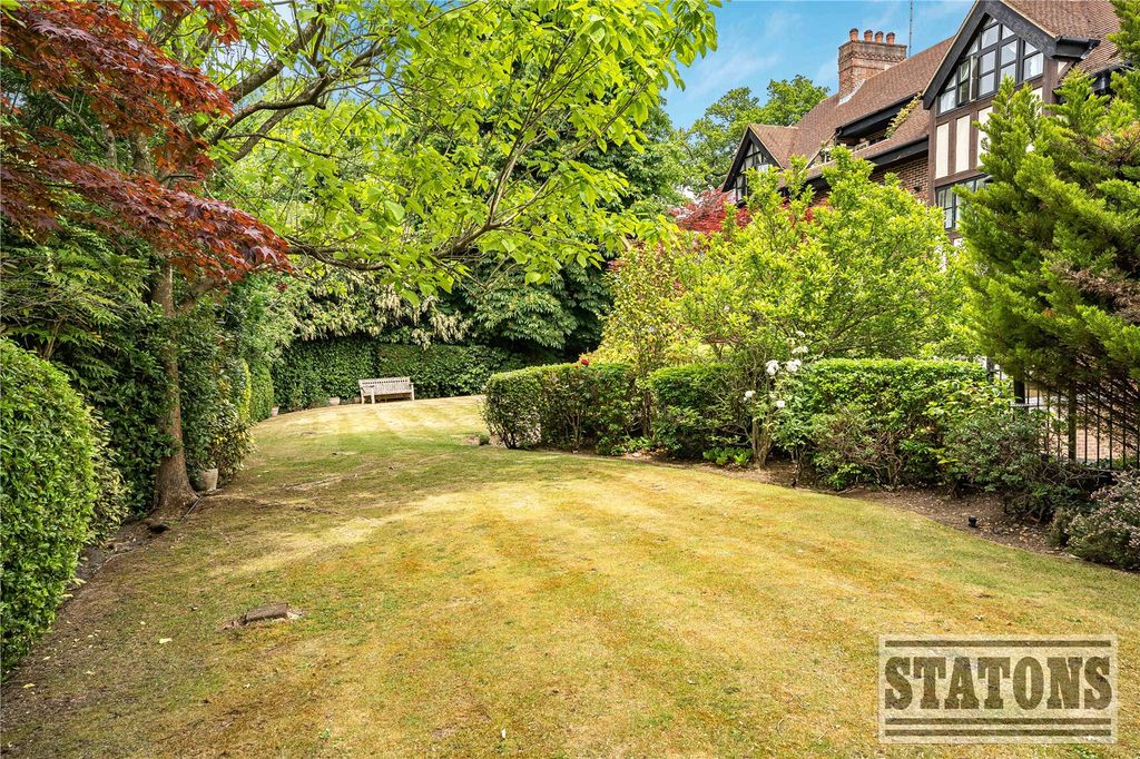 Additional image 28 of 3 bed flat for saleCockfosters Road, Barnet EN4